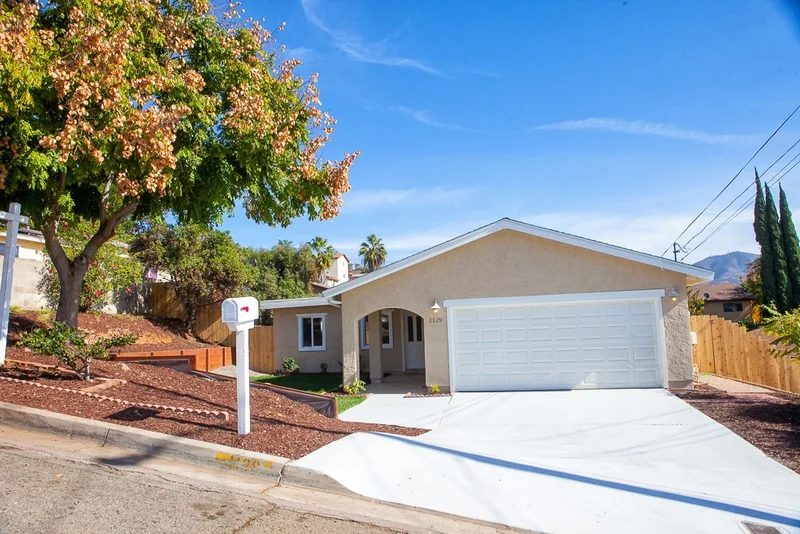 1129 Paraiso Ave, Spring Valley, CA 91977