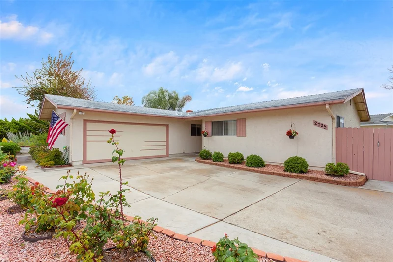 2725 Thunder Dr, Oceanside, CA 92056