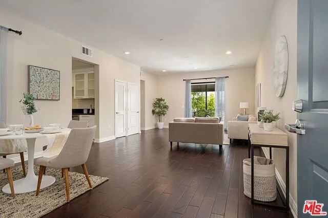 230 Jackson #303, Glendale, CA 91205