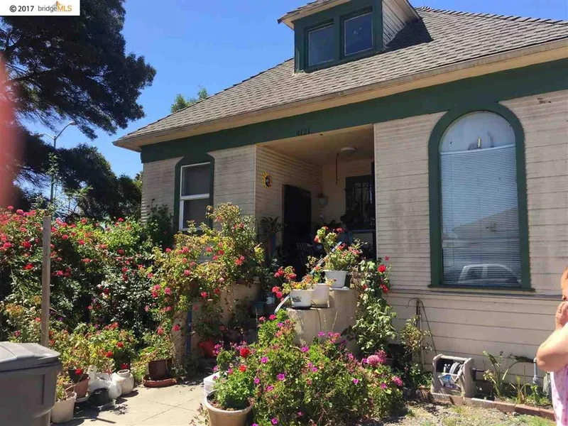 4121 17th St, Oakland, CA 94601