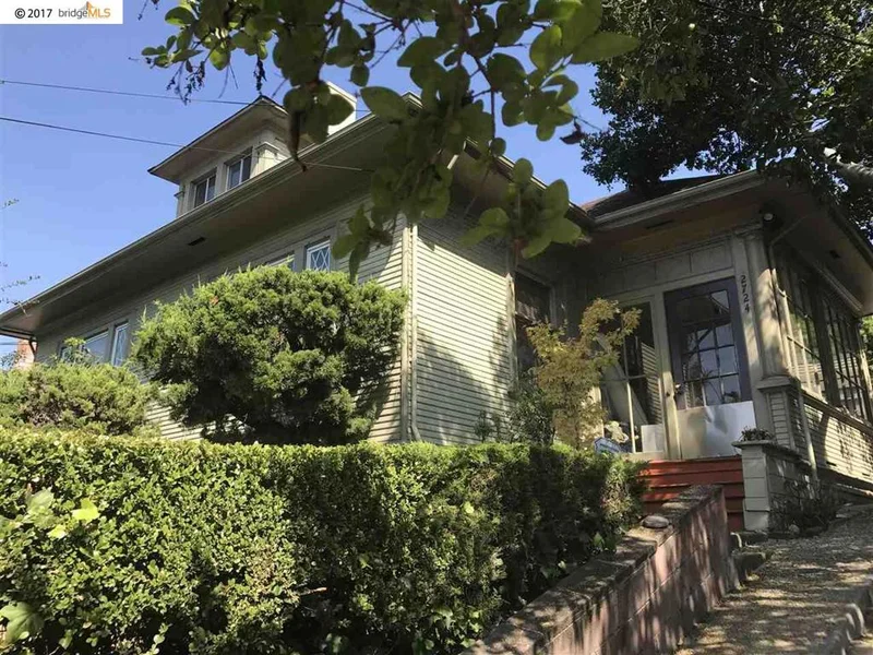 2724 Sunset Avenue, Oakland, CA 94601