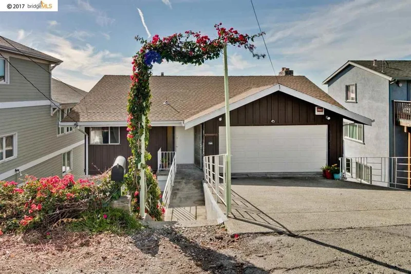 7949 Crest Ave, Oakland, CA 94605