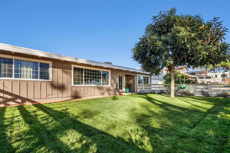 852 Melba, Encinitas, CA 92024