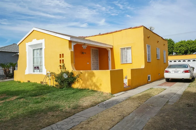 2529 Kansas Ave., South Gate, CA 90280