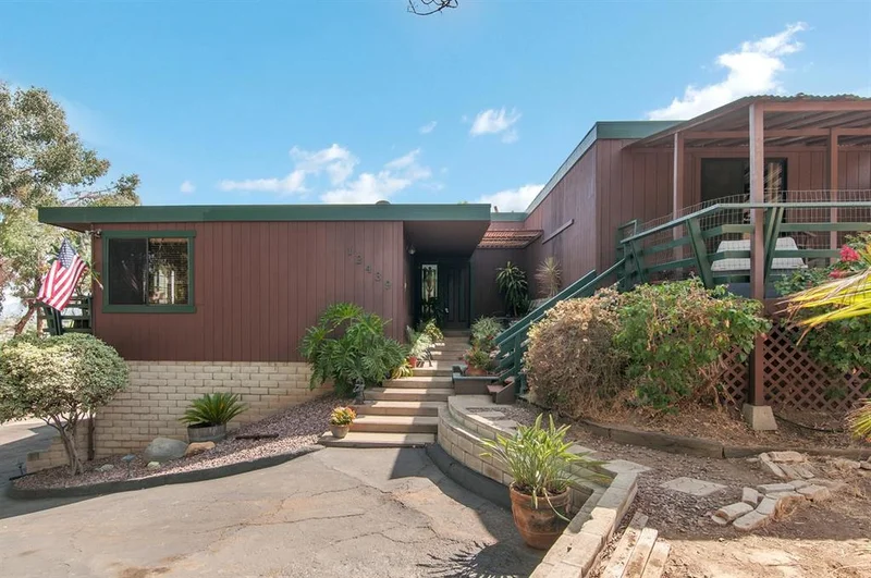 12439 Gay Rio Dr., Lakeside, CA 92040