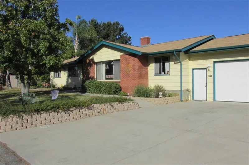 874 Vale View Dr., Vista, CA 92081