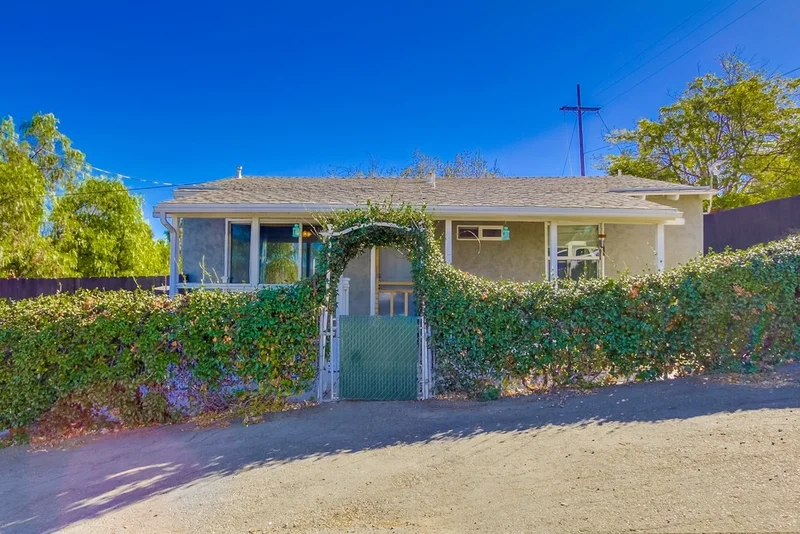 8605 Dove Hill Dr., Santee, CA 92071