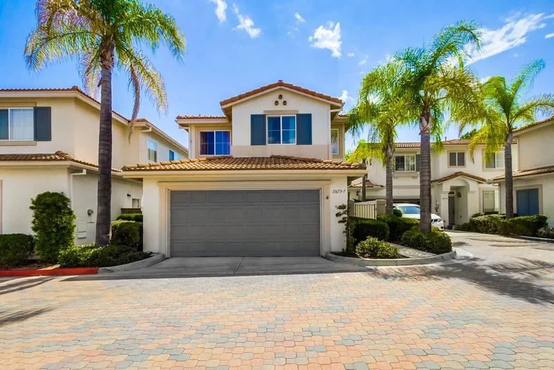 11673 Compass Pt Dr N, San Diego, CA 92126