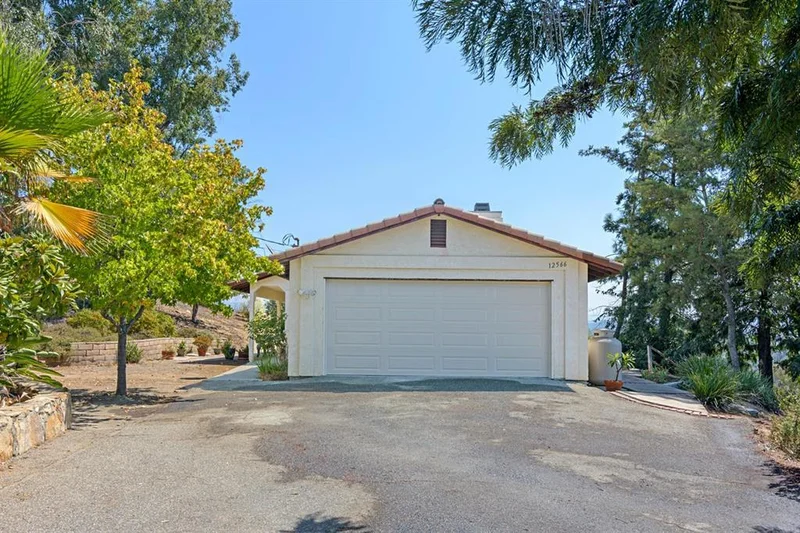 12566 Choctow Ridge Rd, Valley Center, CA 92082