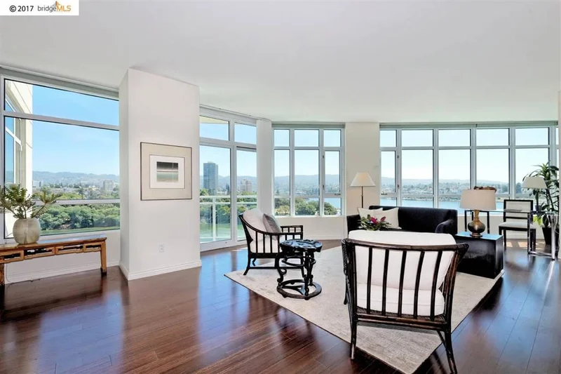 1 Lakeside Dr 721, Oakland, CA 94612