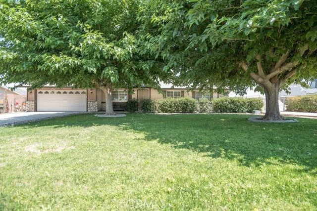 10293 Redwood, Hesperia, CA 92345
