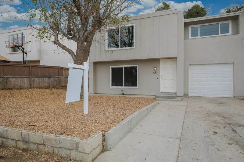 851 Raintree Place, Vista, CA 92084