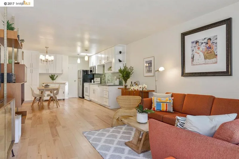 427 Lagunitas Ave #305, Oakland, CA 94610