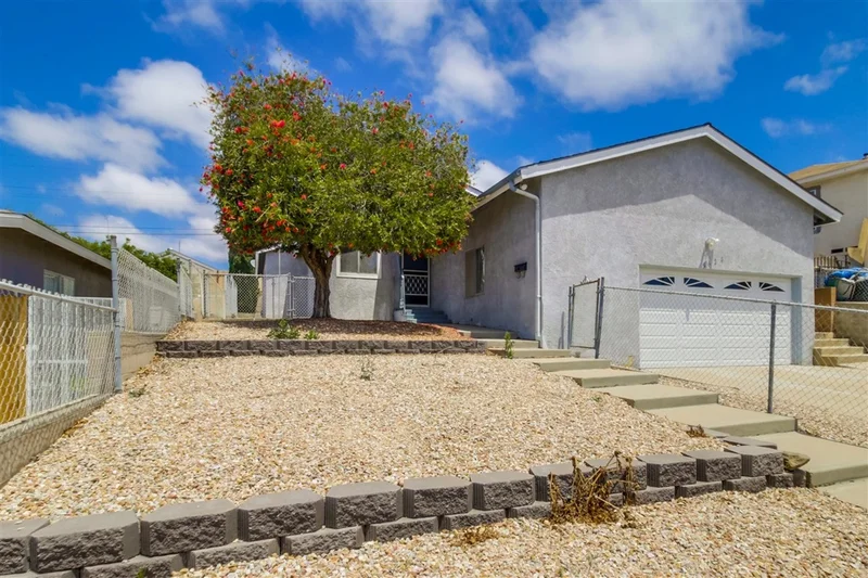 5624 Roanoke St, San Diego, CA 92139