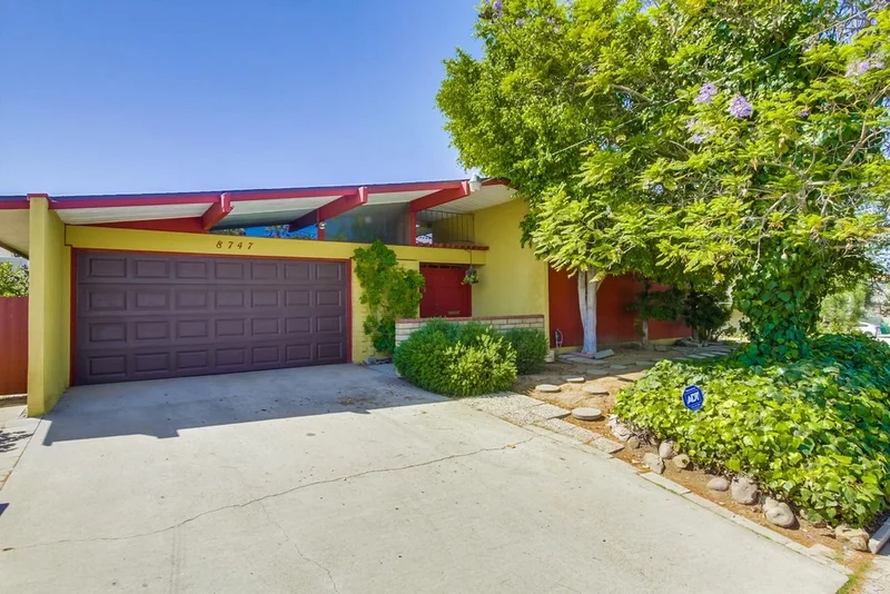 8747 Lake Ashmere Dr, San Diego, CA 92119
