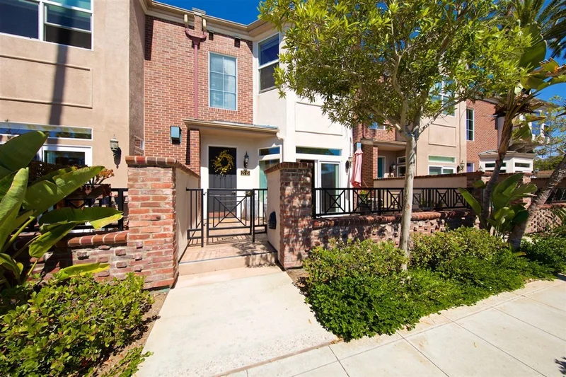 2715 3rd Ave, San Diego, CA 92103