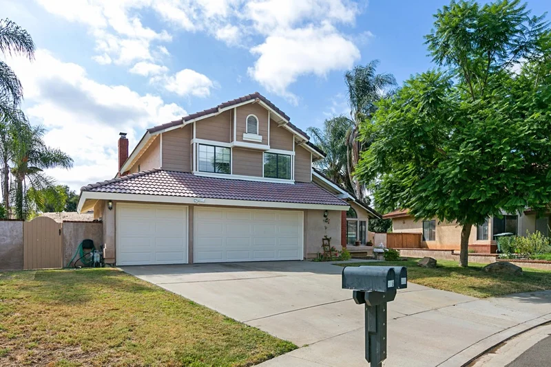 910 Merlin Ct, San Marcos, CA 92069