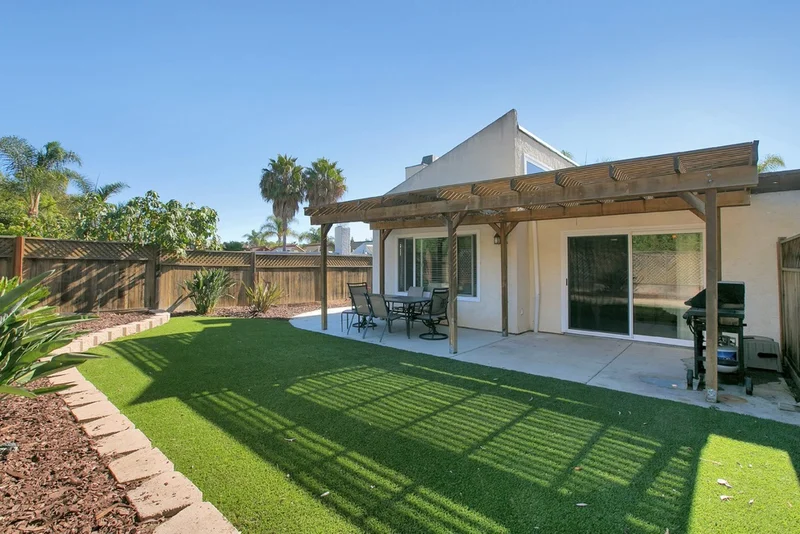 2570 Luciernaga St, Carlsbad, CA 92009