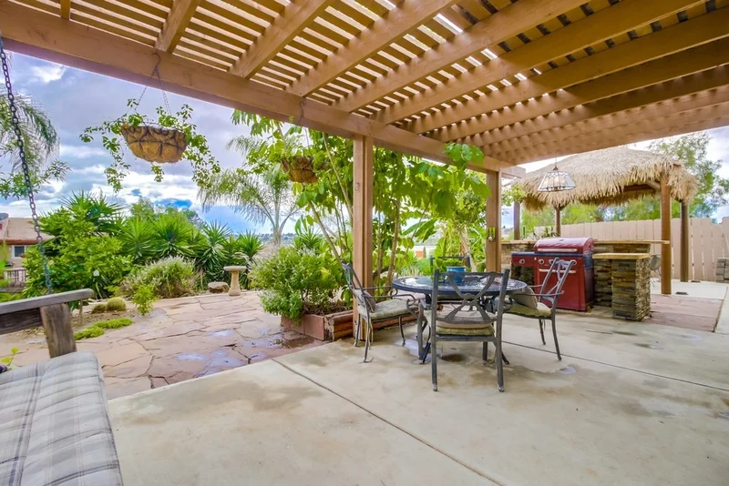 8755 Rinda Ln, Spring Valley, CA 91977