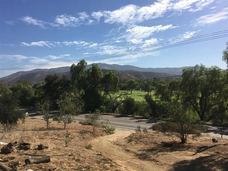 2946 Willow Glen Dr, El Cajon, CA 92019