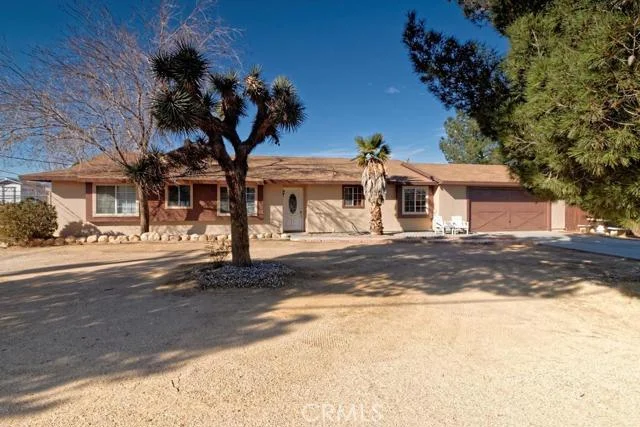 11360 Locust, Hesperia, CA 92345