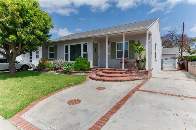 6237 Village, Lakewood, CA 90713