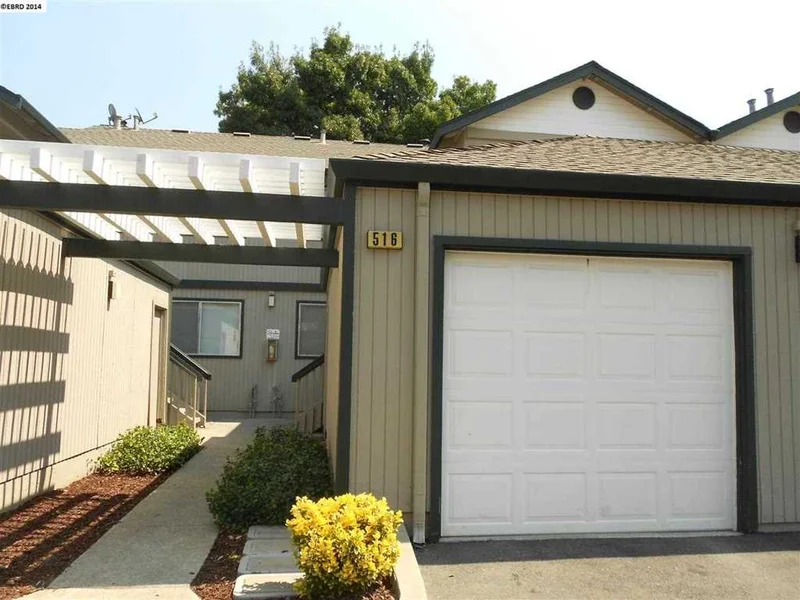 516 Lancaster Ln, Bay Point, CA 94565-3282