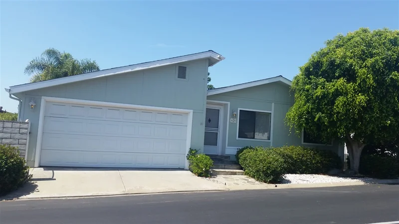 626 Via Santiago, Vista, CA 92081