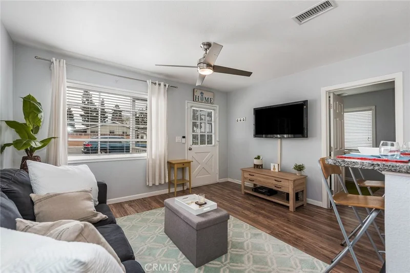 11707 Centralia, Lakewood, CA 90715