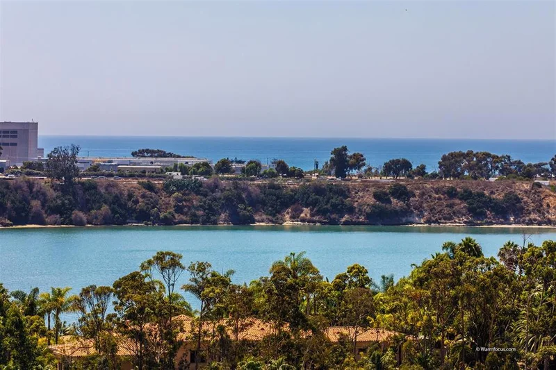 4535 Sunnyhill Dr, Carlsbad, CA 92008