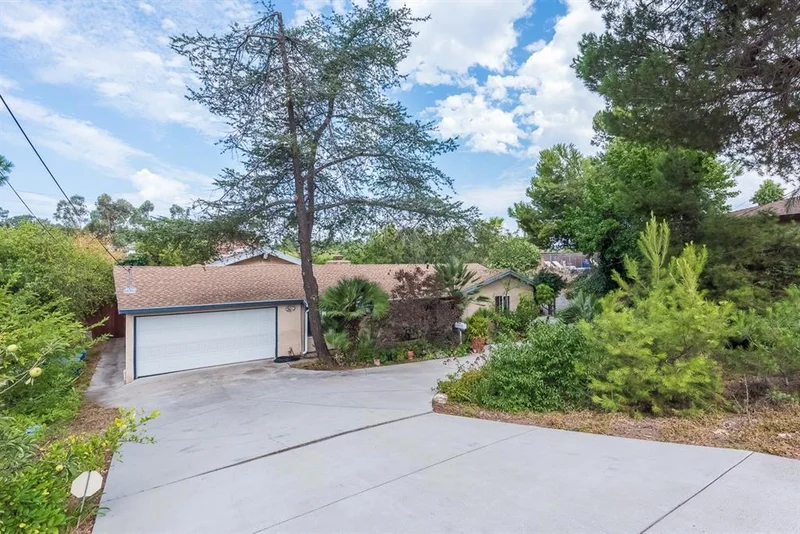 8980 Dallas, La Mesa, CA 91942