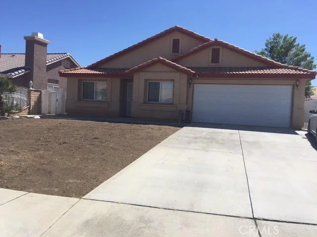 11743 Portola, Adelanto, CA 92301