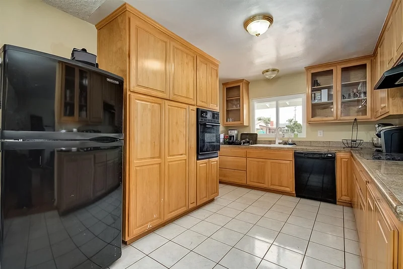 5080 Caywood, San Diego, CA 92117