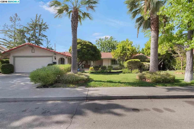 2957 Cedro Ln, Walnut Creek, CA 94598