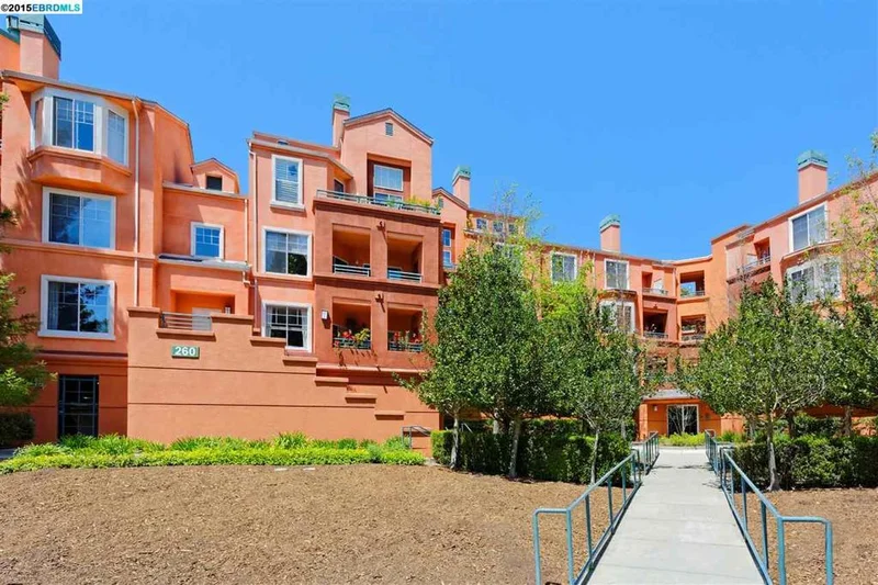 260 Caldecott Ln #201, Oakland, CA 94618