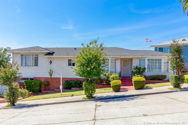 5526 Laurel St, San Diego, CA 92105