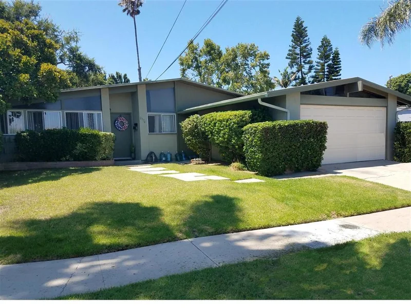 2974 Marquette St., San Diego, CA 92106