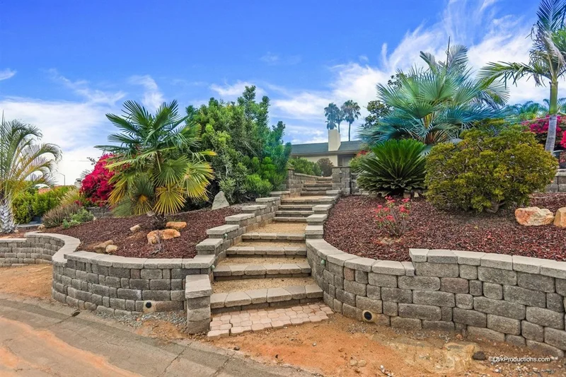 9134 Dillon Drive, La Mesa, CA 91941