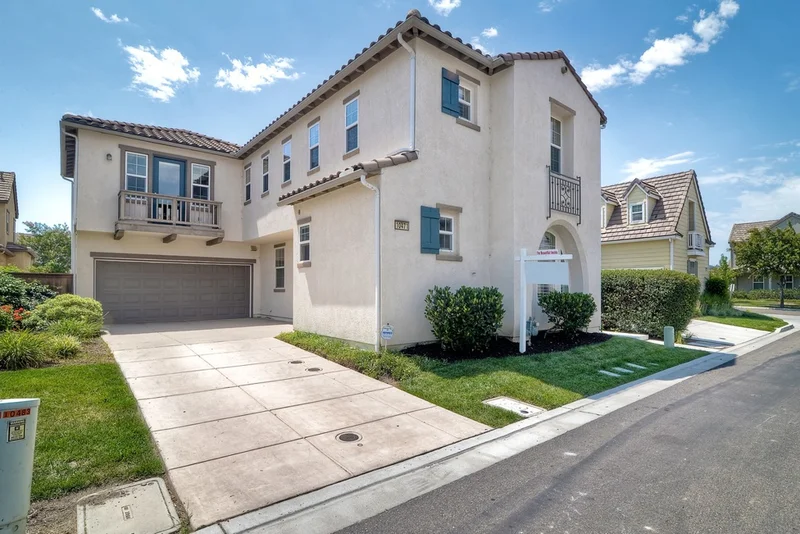 10471 Garden Walk Court, San Diego, CA 92127