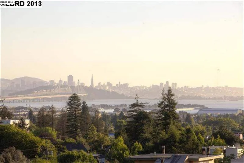 2550 Dana St #6C, Berkeley, CA 94704-2815