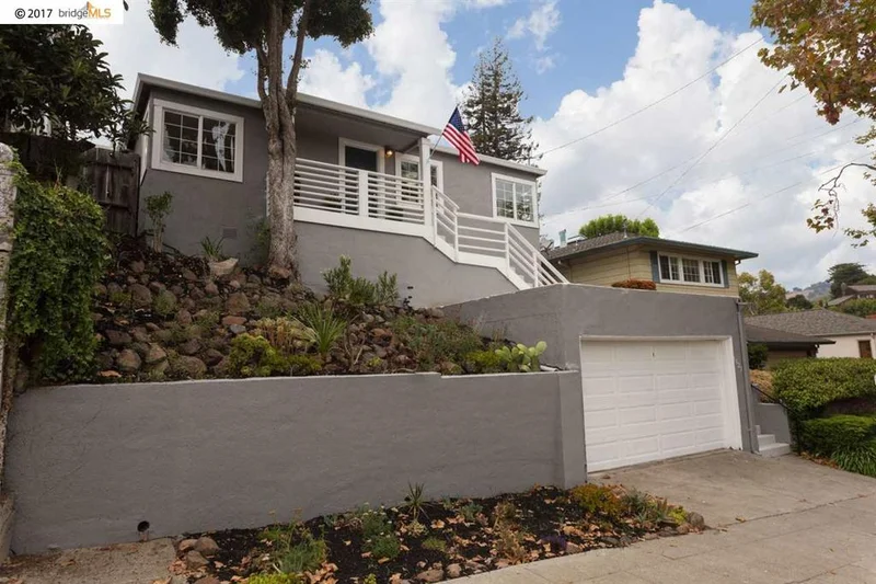 1023 Oakland Avenue, Piedmont, CA 94611