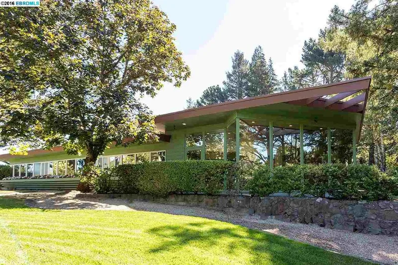 12570 Skyline Blvd, Oakland, CA 94619