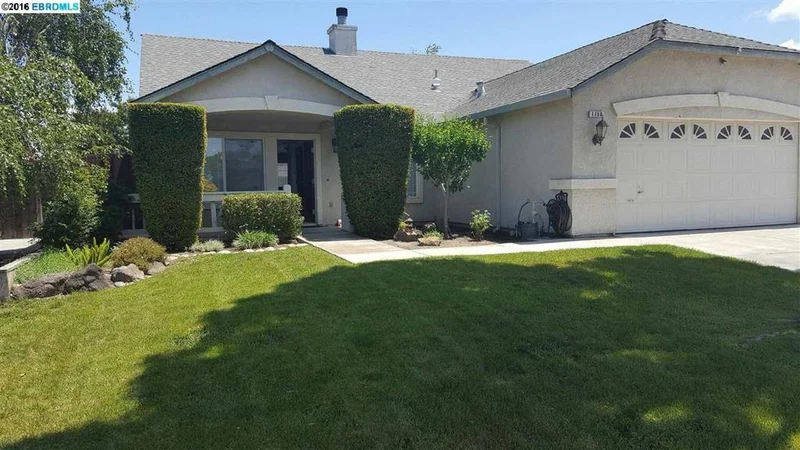 1150 Fetzer Ln, Oakley, CA 94561