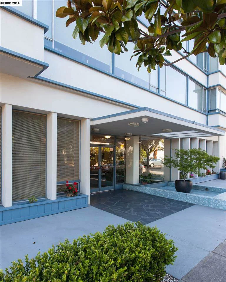2550 Dana St #8B, Berkeley, CA 94704-2815