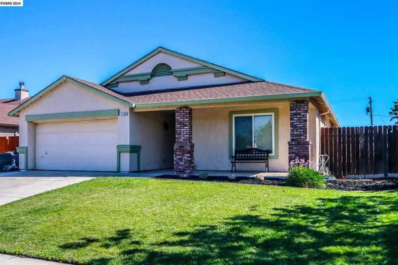 1138 Fetzer Ln, Oakley, CA 94561-6004