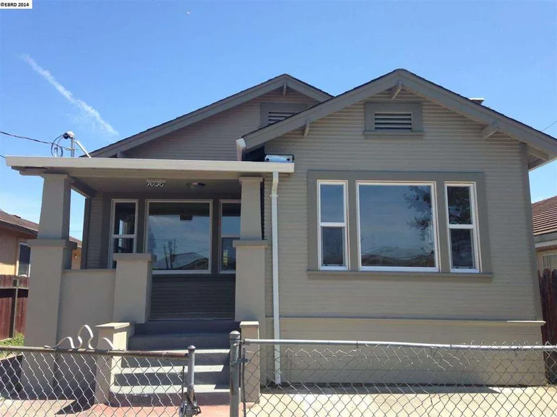 1036 106th Ave, Oakland, CA 94603-3810