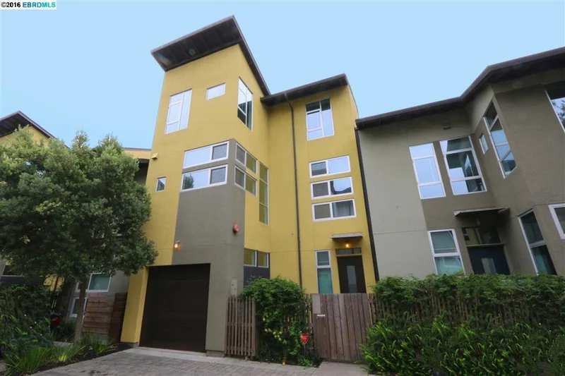 26 Covent Lane, Oakland, CA 94608