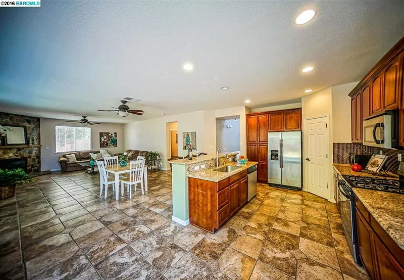 42 Renoir Ct, Oakley, CA 94561