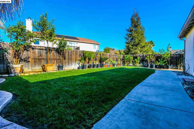 5089 Winchester Dr, Oakley, CA 94561-6313