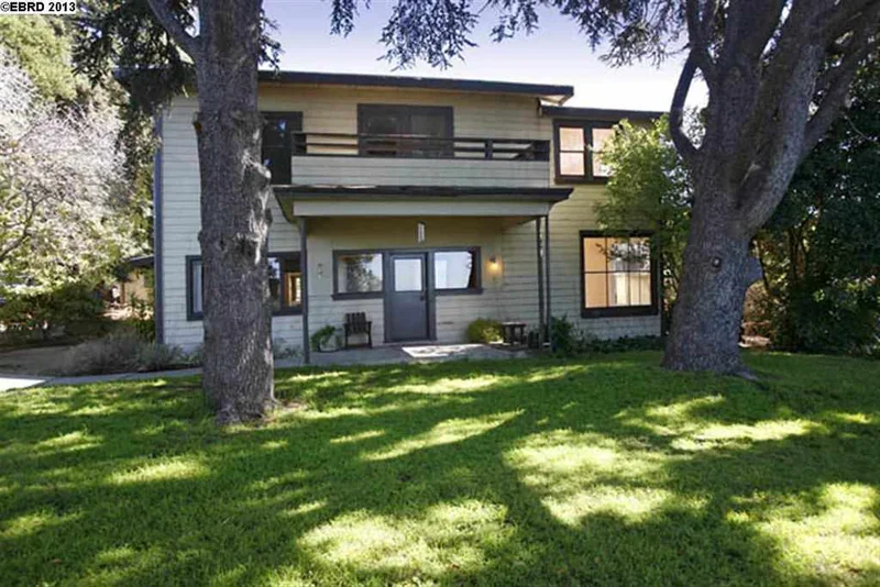 4225 Gregory St, Oakland, CA 94619-2247